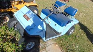 lot 17 image: E-Z-Go Battery Powered Golf Cart For Parts or Repair