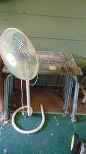 lot 33 image: 4- Saw Horses and Floor Fan