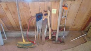 lot 51 image: Assorted Tools