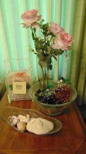 lot 88 image: Assorted Decor Items