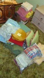 lot 114 image: Selection of Blankets, Pillows, Sheets and Box of Towels