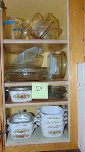 lot 129 image: Assorted Corelle Ware and Glass Kitchen Containers
