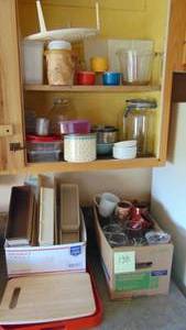 lot 138 image: Trays, Drawer Storage Containers, Drinking Glasses, Plastic Ware and Some Tupperware