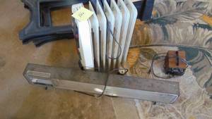 lot 166 image: 3- Heaters, DeLonghi, Sears and Small Heater