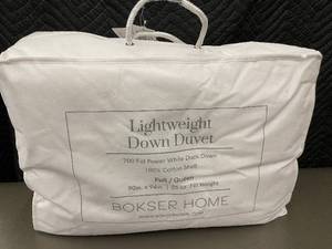 lot 8 image: Bokser Home Lightweight Down Duvet FullQueen 700 Fill Power