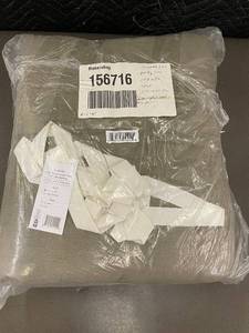 lot 18 image: FullQueen Linen Quilt, French Linen Front, DamagedUsed