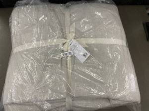 lot 38 image: French Linen Comforter and Sham Set - Twin XL