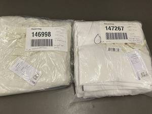 lot 44 image: 2 Linen Bedding Items Twin Duvet Cover and Full Bed Skirt, DamagedUsed