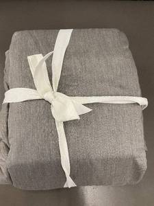 lot 46 image: Room Essentials Gray Sheet Set, 60% Cotton 40% Recycled Polyester
