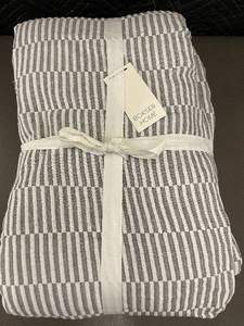 lot 59 image: Bokser Home Textured KingCal King Duvet Cover - 100 Percent Cotton
