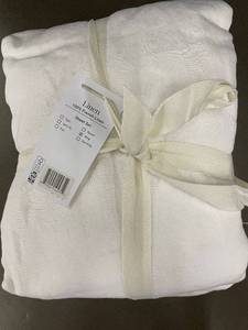lot 78 image: King Size 100 Percent French Linen Sheet Set - White