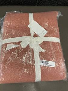 lot 88 image: Bokser Home 100 Percent Cotton Matelasse Bed Blanket King Clay