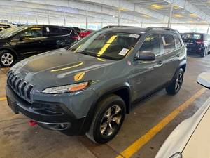 lot 14 image: 2014 Jeep Trailhawk 4x4