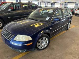 lot 18 image: 2003 Volkswagen Passat Wagon GLX