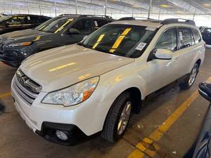 lot 20 image: 2013 Subaru Outback 2.5i Limited