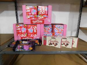 lot 37 image: Assorted Candy Lot
