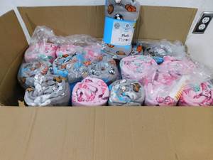 lot 43 image: (16) 50 in. x 60 in. Plush Throw - All New