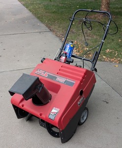 lot 18 image: G - Murray Spirit 4.5HP Single Stage Snow Thrower Model 621450X79A