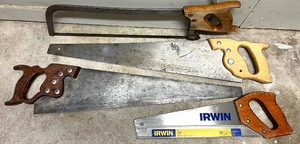 lot 176 image: Collection of 4 Assorted Hand Saws and 1 Hacksaw