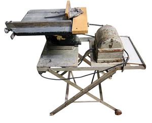 lot 130H image: S - SCOT Half Horse Power Motor Table Saw on Folding Stand