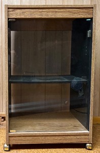 lot 141H image: LL - Vintage Oak-Look Audio Cabinet with Glass Door and Casters