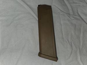 lot 157 image: Glock G17 9mm Mag