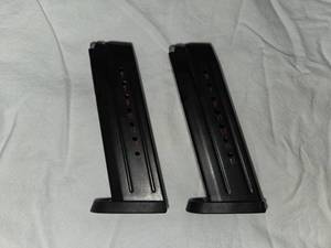 lot 158 image: 2 S&W M&P 9 Magazines