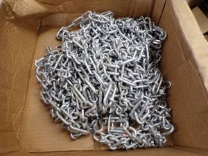 lot 26 image: Pair of Tire Chains for Truck