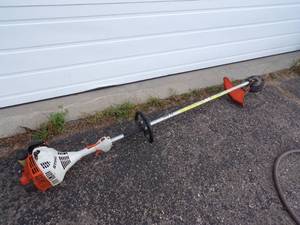 lot 29 image: Stihl Model FS 55RC String Trimmer