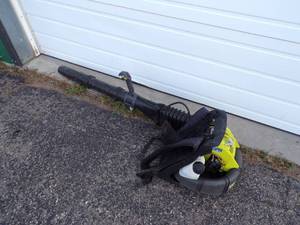 lot 35 image: Ryobi Back Pack Leaf Blower
