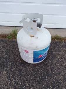lot 58 image: 20# Propane Tank