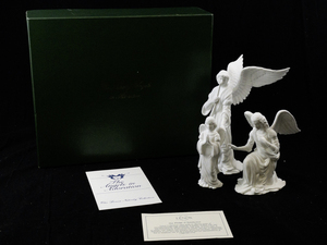lot 4 image: Lenox The Nativity Angels in Adoration Porcelain Figurine Set with Certificates and Box