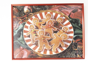 lot 13 image: Framed Gingerbread Cookie Holiday Jigsaw Puzzle Wall Art