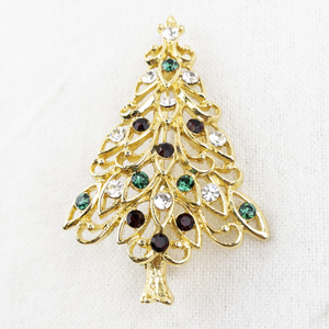 lot 44 image: Vintage Gold Tone Christmas Tree Rhinestone Brooch Pin
