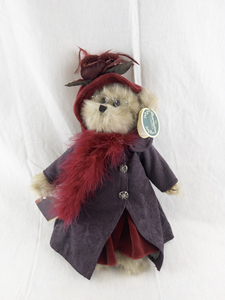 lot 80 image: Covington Collection Queen Fedora Bear with Tag and Hat