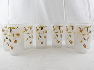 lot 85 image: Set of 8 Vintage Jewel T Frosted Glasses with Autumn Floral Design