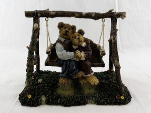 lot 86 image: Boyds Bears Albert and Martha Swing Time Romance Figurine with Certificate