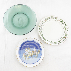 lot 108 image: Set of 3 Christmas Themed Collector Plates