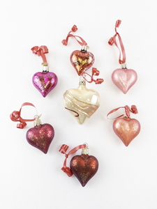 lot 132 image: Set of 7 Heart Shaped Glitter Ornaments by Old World Christmas