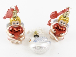 lot 144 image: Set of 3 Vintage Old World Christmas Glass Ornaments Heart Angels and Swan
