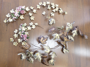lot 160A image: Set of Metal and Floral Wall Decor Pieces with Leaves and Butterflies