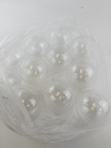 lot 164 image: Set of 12 Clear 4 Inch Plastic Ornament Balls