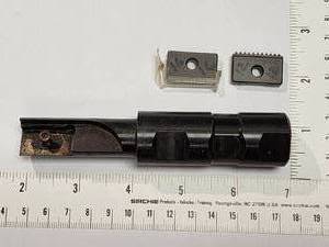lot 18 image: Tool and two inserts