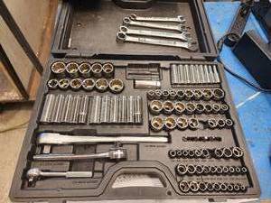 lot 23 image: Craftsman Socket Set (587828)