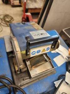 lot 29 image: Wilton cut off tool (587998)