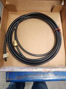 lot 36 image: Set of 6 hoses (587985)