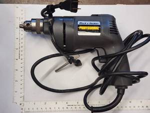 lot 77 image: Black & Decker drill (587847)
