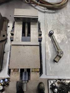 lot 88 image: Parlec Machine Vise (587855) See Description
