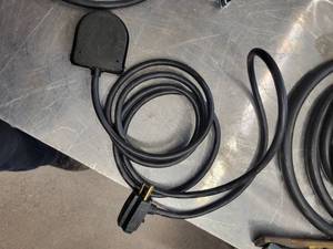 lot 104 image: Cords and Pedal (587910)