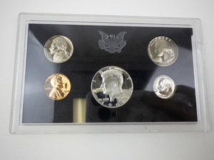 lot 382 image: 1970-S 40% Silver Proof Coin Set in Display Case